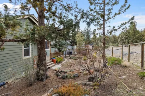 2112 NW Black Pines Place Bend OR 97703