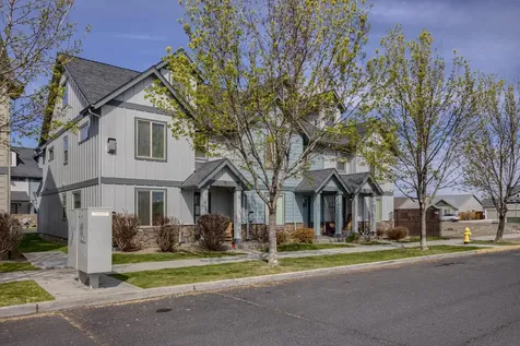 411 NW 25th Street Redmond OR 97756