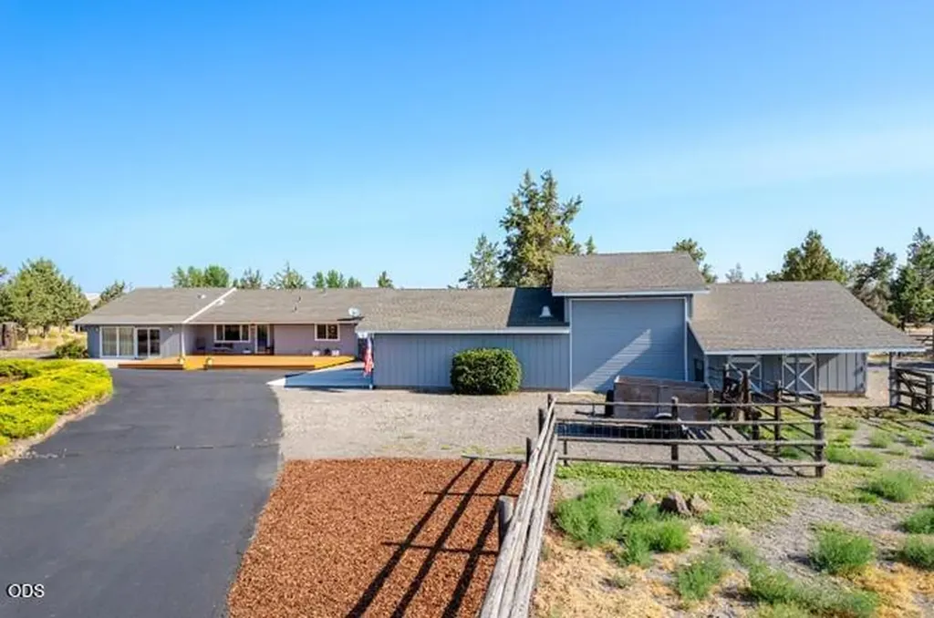 1923 NE Upas Avenue Redmond OR 97756
