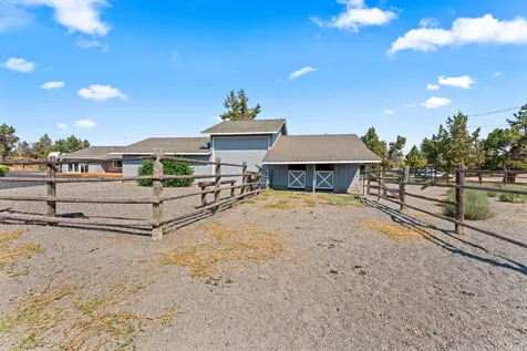 1923 NE Upas Avenue Redmond OR 97756