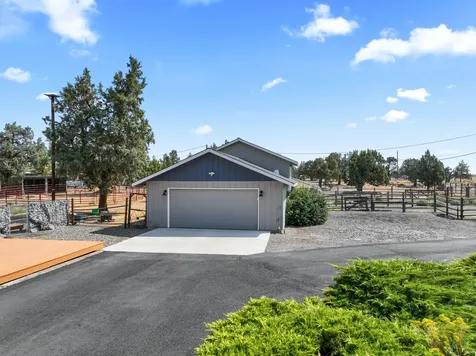 1923 NE Upas Avenue Redmond OR 97756