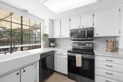 3208 Burton Drive Medford OR 97504