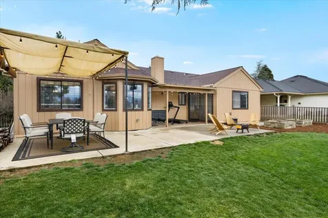 3208 Burton Drive Medford OR 97504