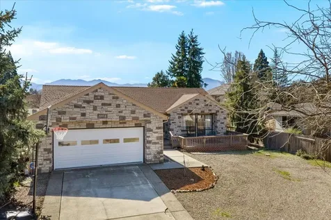 3208 Burton Drive Medford OR 97504