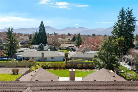 3208 Burton Drive Medford OR 97504