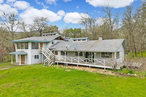 13645 E Evans Creek Road Rogue River OR 97537