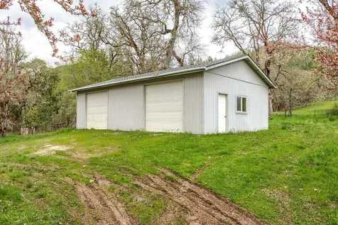 13645 E Evans Creek Road Rogue River OR 97537