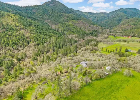 13645 E Evans Creek Road Rogue River OR 97537