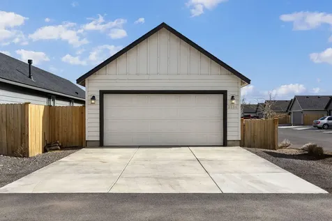 3234 NW 9th Lane Redmond OR 97756