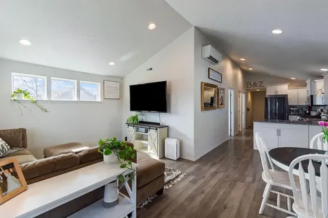 3234 NW 9th Lane Redmond OR 97756