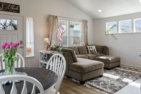 3234 NW 9th Lane Redmond OR 97756