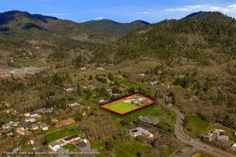 342 Buysman Way Grants Pass OR 97526