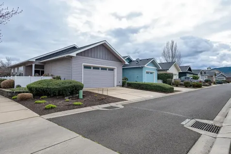 650 Golden Peak Drive Central Point OR 97502