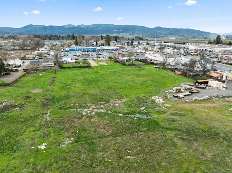 59 Lozier Lane Medford OR 97501