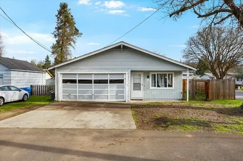 621 S Shasta Avenue Eagle Point OR 97524