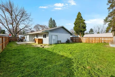 621 S Shasta Avenue Eagle Point OR 97524