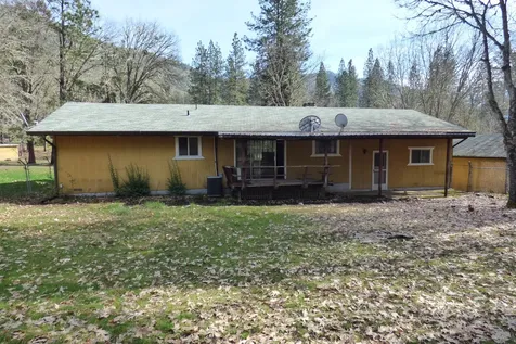 4704 Cloverlawn Drive Grants Pass OR 97527