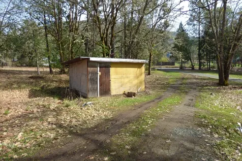 4704 Cloverlawn Drive Grants Pass OR 97527
