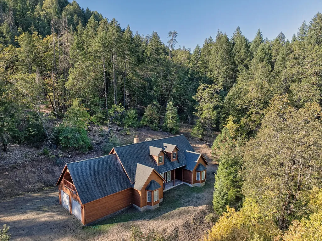 1193 Greenview Drive Cave Junction OR 97523