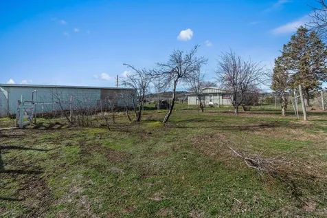 2748 NE Loucks Road Madras OR 97741