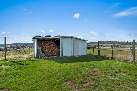 2748 NE Loucks Road Madras OR 97741