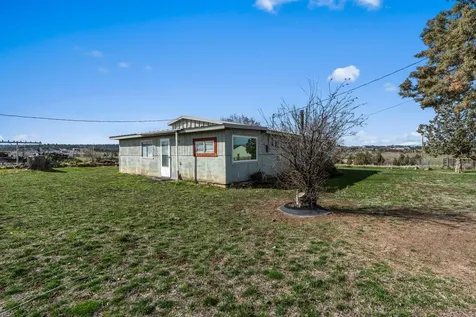 2748 NE Loucks Road Madras OR 97741
