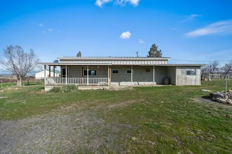 2748 NE Loucks Road Madras OR 97741
