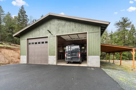 170 Pine Ridge Drive Grants Pass OR 97527