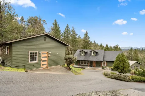 170 Pine Ridge Drive Grants Pass OR 97527