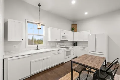 170 Pine Ridge Drive Grants Pass OR 97527