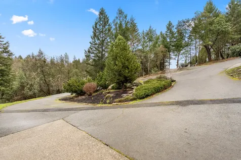 170 Pine Ridge Drive Grants Pass OR 97527