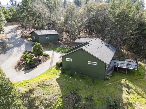 170 Pine Ridge Drive Grants Pass OR 97527