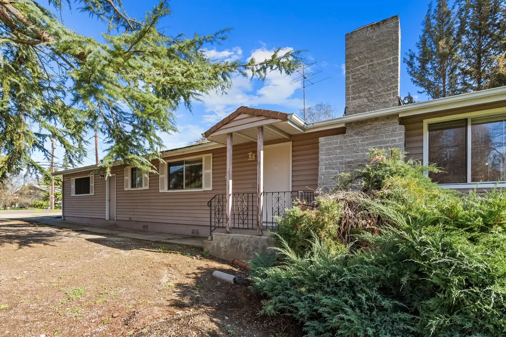 837 S Royal Avenue Eagle Point OR 97524
