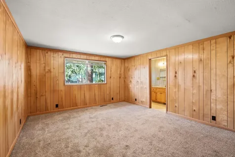 837 S Royal Avenue Eagle Point OR 97524
