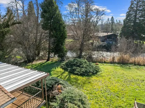 837 S Royal Avenue Eagle Point OR 97524