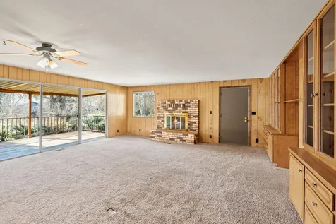 837 S Royal Avenue Eagle Point OR 97524