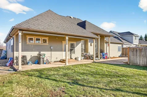 1617 Tennessee Lane Central Point OR 97502