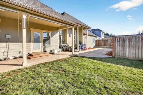 1617 Tennessee Lane Central Point OR 97502