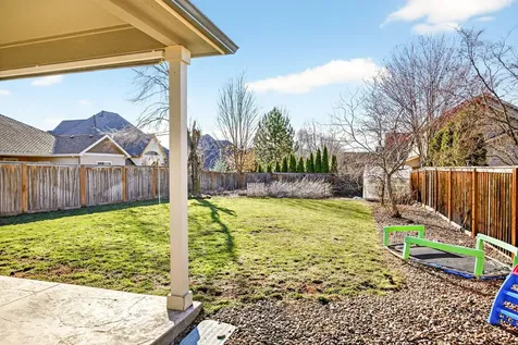 1617 Tennessee Lane Central Point OR 97502