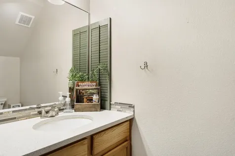 2228 SW 23rd Street Redmond OR 97756