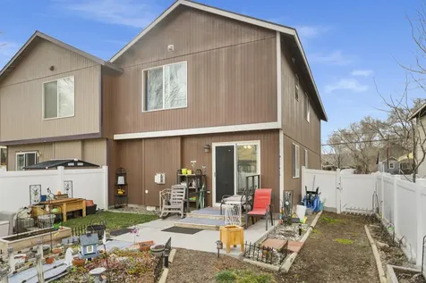 2228 SW 23rd Street Redmond OR 97756