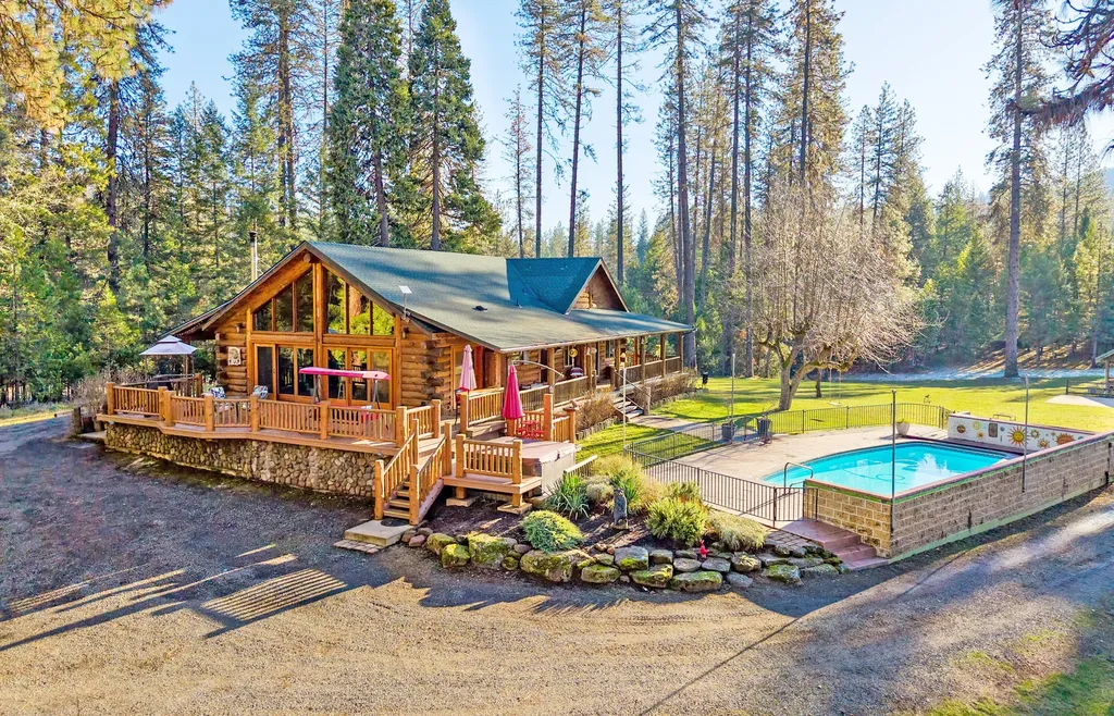 16547 Meadows Road White City OR 97503