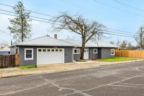 140 N 8th Street Central Point OR 97502