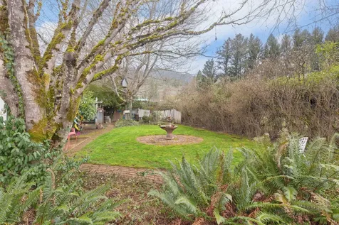 753 W Evans Creek Road Rogue River OR 97537