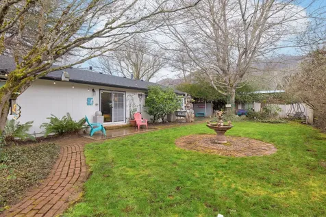 753 W Evans Creek Road Rogue River OR 97537