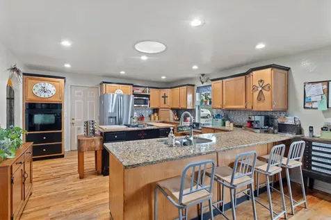 753 W Evans Creek Road Rogue River OR 97537