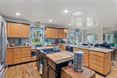 753 W Evans Creek Road Rogue River OR 97537