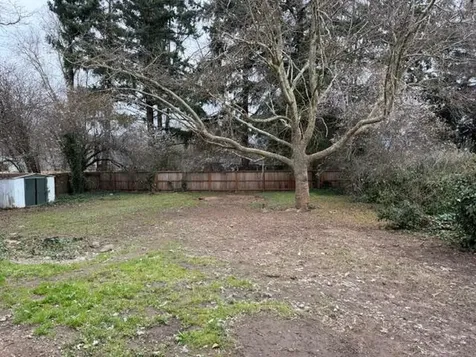 215 Hillhouse Avenue Medford OR 97504