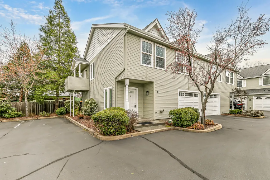1224 N Modoc Avenue Medford OR 97504