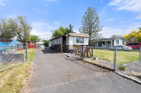 2533 Terrmont Street White City OR 97503